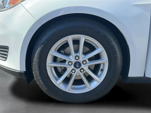 Used 2018 Ford Focus SE FWD image 19