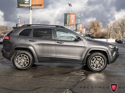 Used 2022 Jeep Cherokee Trailhawk image 18