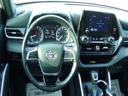 Used 2023 Toyota Highlander XSE image 14
