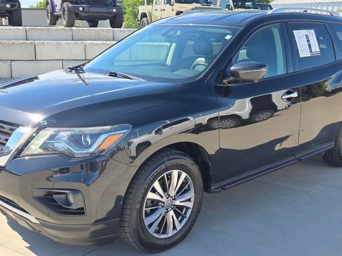 Used 2020 Nissan Pathfinder SL AWD/4WD image 1
