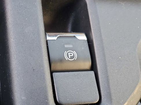 Certified 2025 Subaru Forester image 23