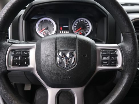 Used 2022 RAM 1500 Classic SLT AWD/4WD image 12