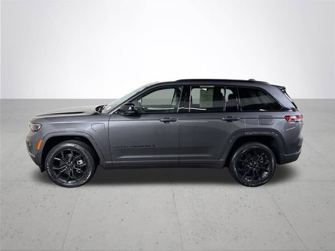 Used 2023 Jeep Grand Cherokee 30th Anniversary AWD/4WD image 9