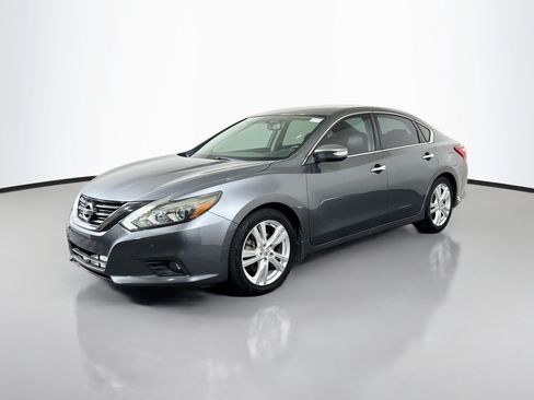 Used 2017 Nissan Altima 3.5 SL FWD image 4