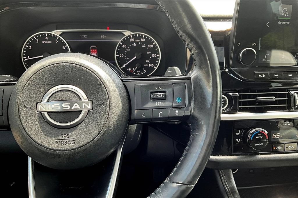 Used 2023 Nissan Pathfinder Platinum w/ Cargo Package AWD/4WD image 12