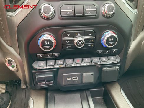Used 2023 GMC Sierra 2500 Denali w/ Denali Ultimate Package AWD/4WD image 13