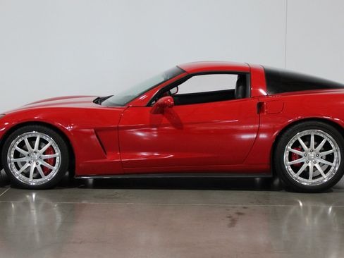 Used 2005 Chevrolet Corvette Coupe w/ Preferred Equipment Group RWD image 30