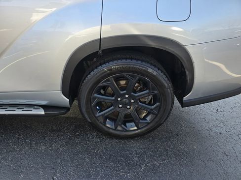 Used 2022 Toyota Highlander LE FWD image 4