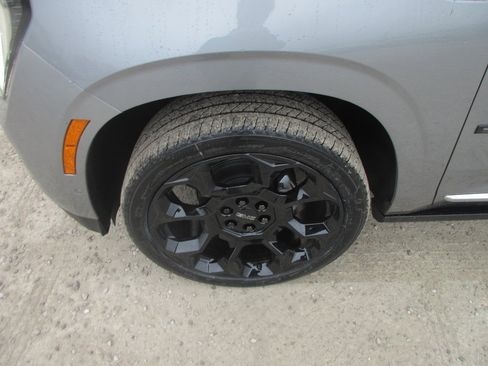 New 2026 GMC Yukon XL Denali w/ Denali Reserve Package image 11