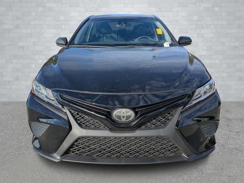 Used 2019 Toyota Camry LE image 3