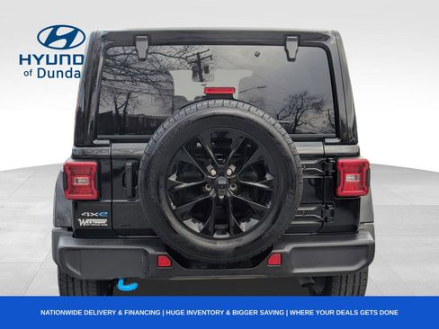 Used 2024 Jeep Wrangler Unlimited Sahara w/ Technology Group image 5