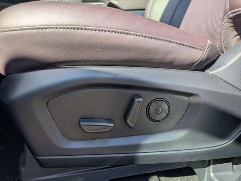 New 2026 Ford Explorer Platinum image 8