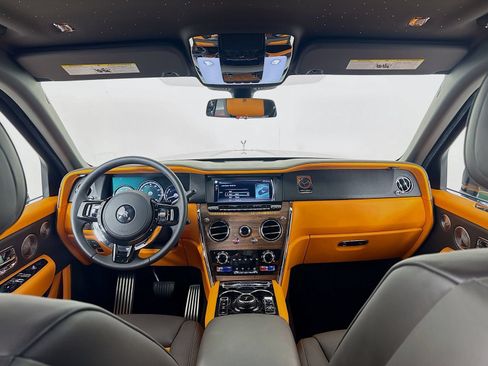 Certified 2023 Rolls-Royce Cullinan w/ Cullinan Package AWD/4WD image 5