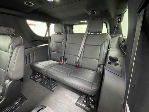 Used 2025 GMC Yukon XL Denali AWD/4WD image 10