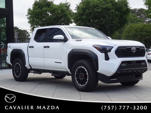 Used 2024 Toyota Tacoma TRD Off-Road w/ TRD Off Road Premium Package AWD/4WD image 1