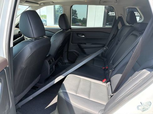 Used 2023 Nissan Rogue SL AWD/4WD image 6
