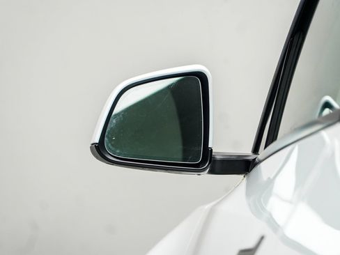 Used 2023 Tesla Model Y Performance AWD/4WD image 15