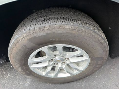 Used 2024 Chevrolet Suburban LT AWD/4WD image 11
