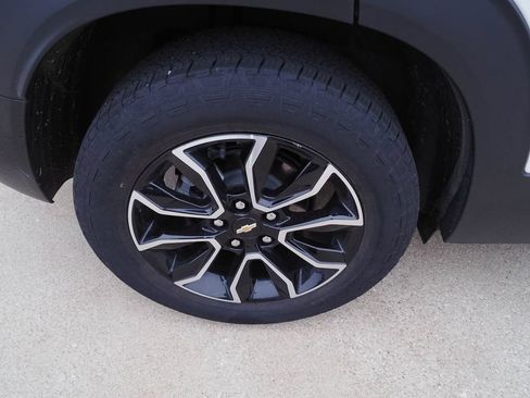 Used 2023 Chevrolet TrailBlazer ACTIV w/ Sun and Liftgate Package AWD/4WD image 37