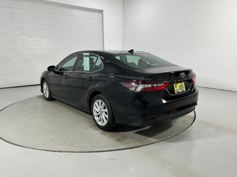 Used 2022 Toyota Camry LE AWD/4WD image 21