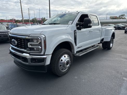 Used 2024 Ford F450 Lariat image 5