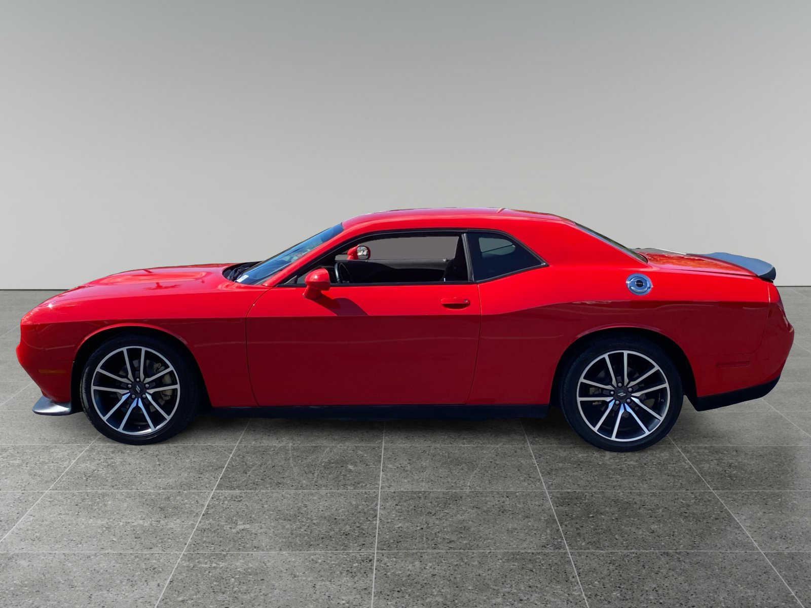 Used 2023 Dodge Challenger R/T RWD image 2
