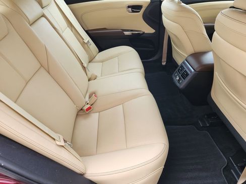 Used 2017 Toyota Avalon Limited image 31