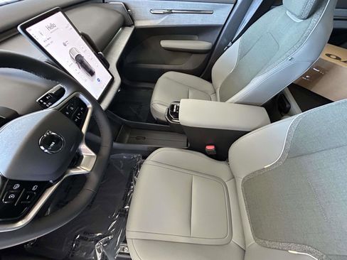 New 2026 Volvo EX30 Cross Country Ultra w/ Protection Package Premier AWD/4WD image 10