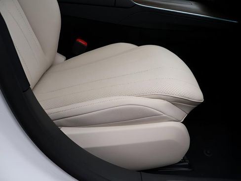 New 2026 Mercedes-Benz E 350 4MATIC Sedan image 12