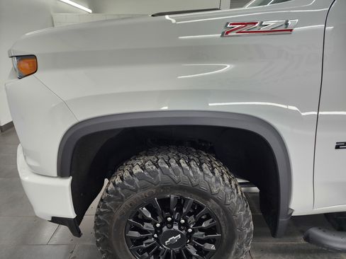 Used 2023 Chevrolet Silverado 2500 LT w/ Z71 Sport Edition image 33