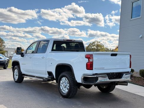 Used 2023 Chevrolet Silverado 2500 LT w/ Convenience Package image 2