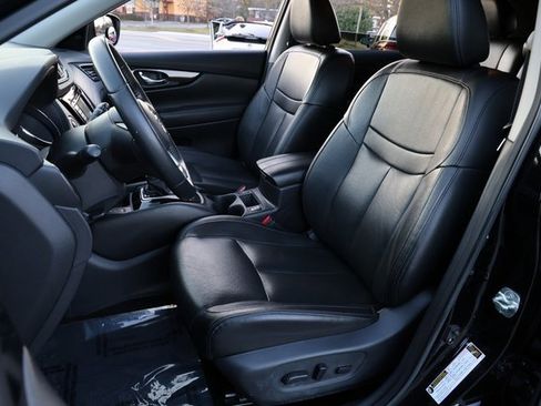 Used 2020 Nissan Rogue SL image 16