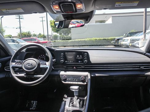 Used 2023 Hyundai Elantra SEL FWD image 16