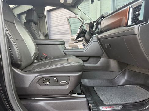 Used 2024 GMC Sierra 3500 Denali w/ Denali Reserve Package image 28