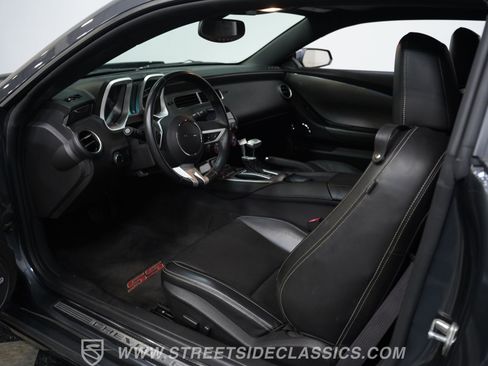 Used 2010 Chevrolet Camaro SS w/ RS Package RWD image 4