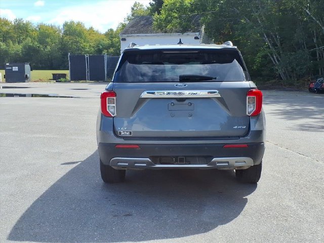 Used 2024 Ford Explorer XLT w/ Equipment Group 202A AWD/4WD image 6