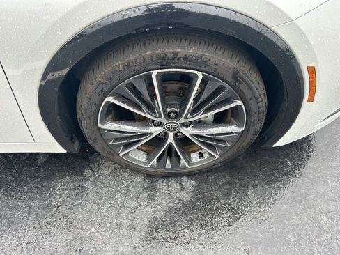 New 2024 Toyota Prius XLE FWD image 2