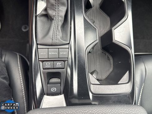 Used 2025 Toyota Camry SE image 20