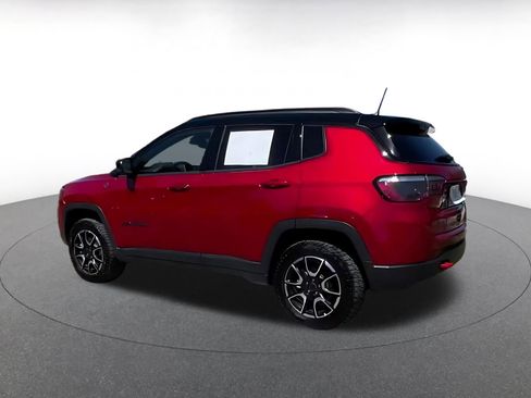 Used 2025 Jeep Compass Trailhawk AWD/4WD image 10