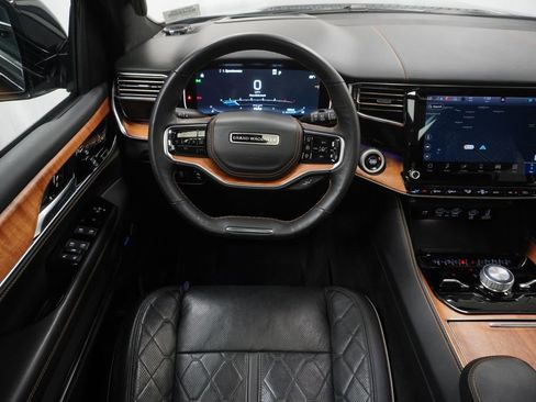 Certified 2024 Jeep Grand Wagoneer Series III w/ Rear-Seat Entertainment Group AWD/4WD image 32