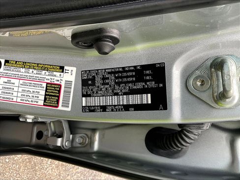 Used 2023 Toyota Highlander L AWD/4WD image 19