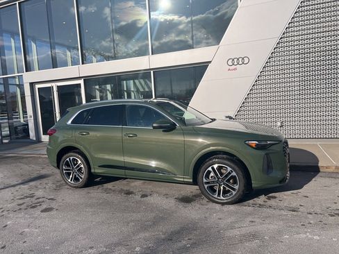 Used 2025 Audi Q5 Premium Plus w/ Premium Plus image 12