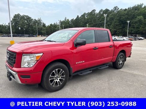 Used 2023 Nissan Titan SV w/ SV Convenience Package RWD image 3