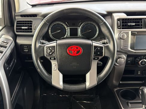 Used 2015 Toyota 4Runner SR5 AWD/4WD image 17