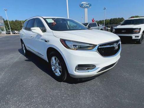 Used 2020 Buick Enclave Essence FWD image 2