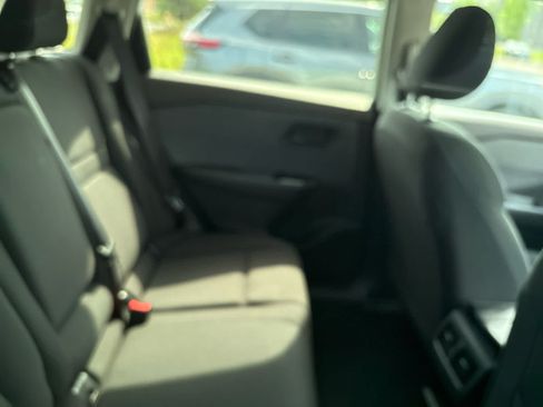Used 2023 Nissan Rogue S AWD/4WD image 7