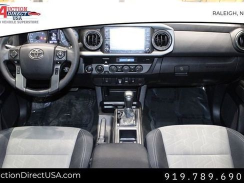 Used 2021 Toyota Tacoma TRD Off-Road AWD/4WD image 32