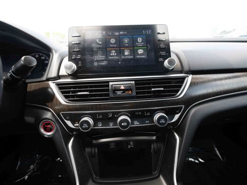 Used 2020 Honda Accord EX-L image 17