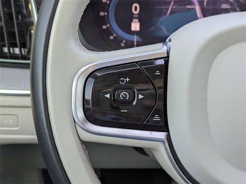 Used 2024 Volvo XC60 B5 Plus w/ Protection Package Premier image 24