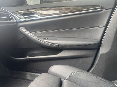 Used 2019 BMW 530i w/ Convenience Package image 19